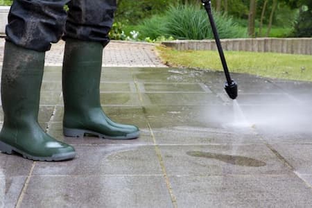Why Choose a Professional Pressure Washing Service?